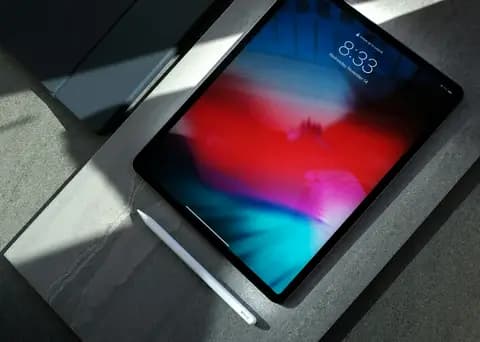 آيباد برو 13 — شريحة M4 + قلم